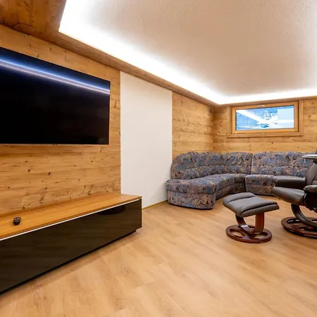 Haus Alpenrose Appartement-fewo Alpenrose 4-bettwohnung 1- Og West By Interhome *