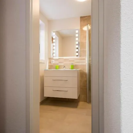 Haus Alpenrose Appartement-fewo Alpenrose 4-bettwohnung 1- Og West By Interhome * Saas-Almagell
